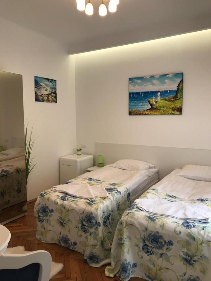 Victoria Luxury Apartment 11 Boekarest Buitenkant foto
