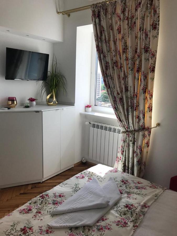 Victoria Luxury Apartment 11 Boekarest Buitenkant foto